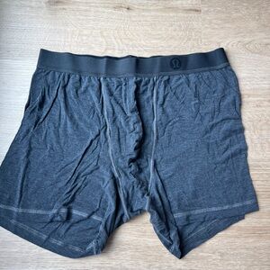 lululemon always in motion boxer 5” mens xl